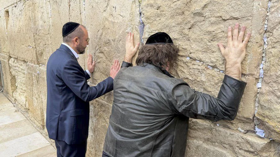 milei-en-israel-en-el-muro-de-los-lamentos-2223465