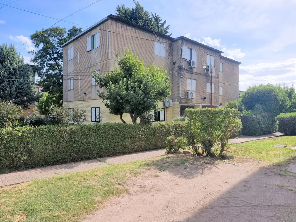 7b680c96-90ac-4acd-bb38-638bbe5f3e83