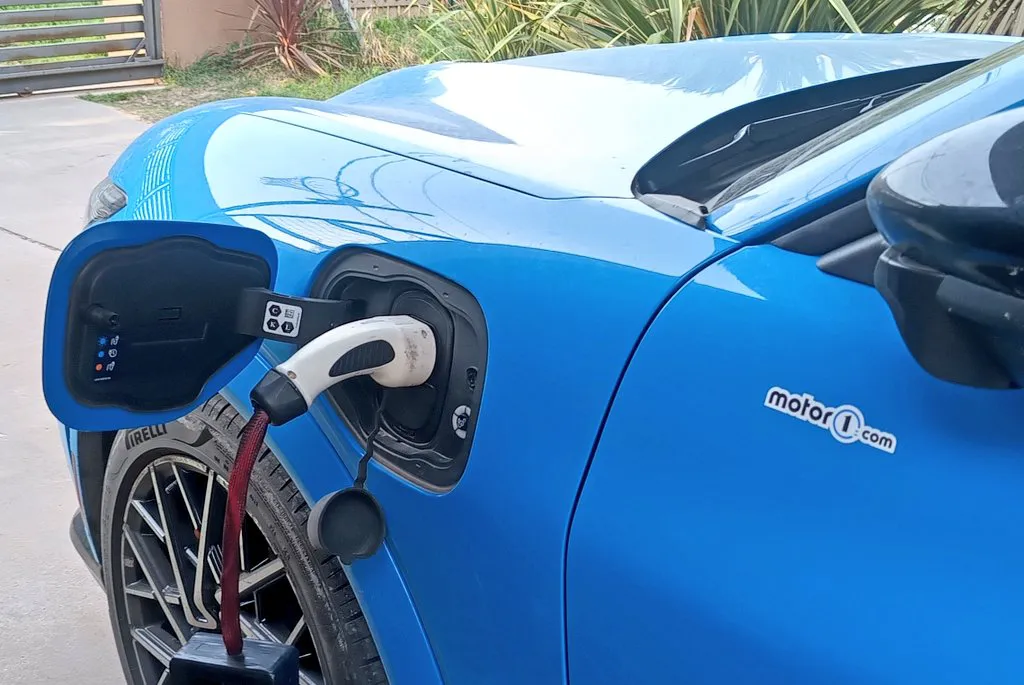 WhatsApp Image 2025-10-06 at 11.02.43