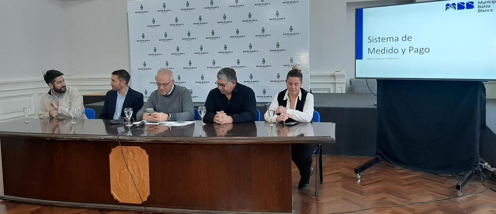 conferencia ciclovias y estacionamiento